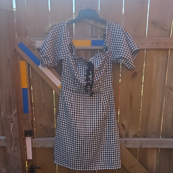 elli white Dresses & Skirts - Black and White Gingham Dress